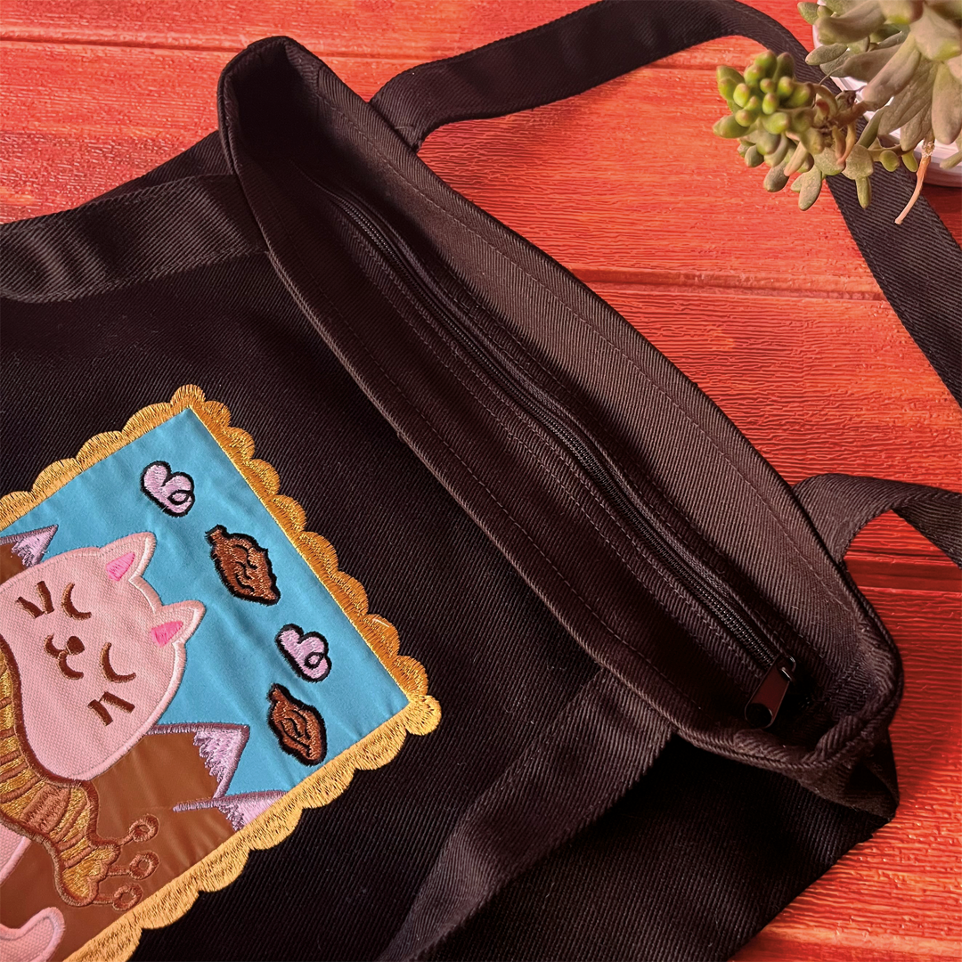 Zipper totebag "Cat in the mountain"