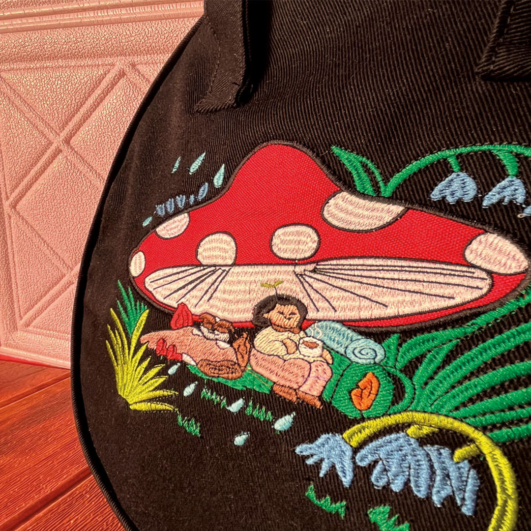 Circular totebag: "Magic Mushroom"